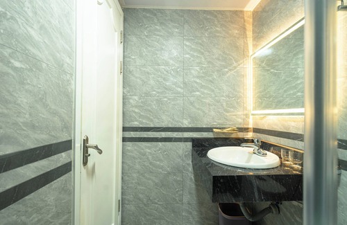 Long Bien Hotel | The Dahlia Hotel & Apartments