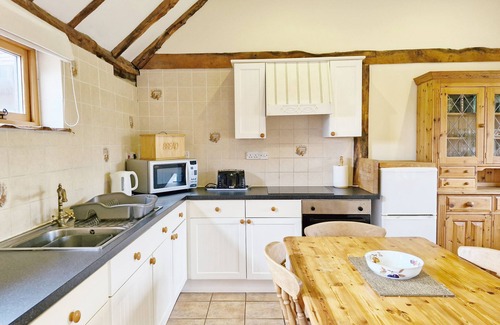 Petersfield Cottage | The Dairy , Petersfield - a barn conversion that sleeps 4 guests in 1 bedroom