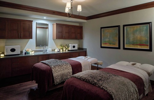 Pittsford Hotel | The Del Monte Lodge Renaissance Rochester Hotel & Spa