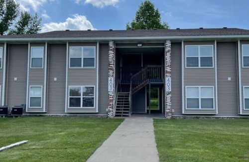 Hamilton Apartment | The Delores - Entire 2 Bedroom Apt in Quilt Town, USA