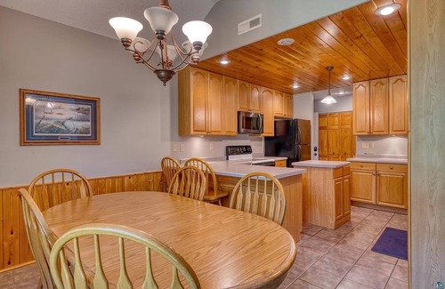 Squaw Lake Cabin | The Den: Hot Tub Fireplace RiverFront Pet Friendly 2 Bdrm