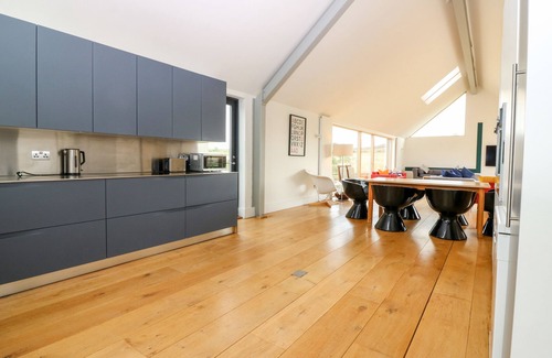 Westhill Cottage | THE DEN, pet friendly, with open fire in Westhill