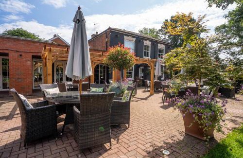 Lower Wick Hotel | The Dewdrop Inn