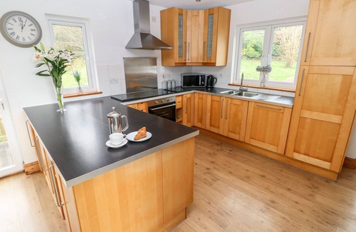 Wiseman's Bridge House | THE DINGLE, pet friendly, character holiday cottage in Stepaside