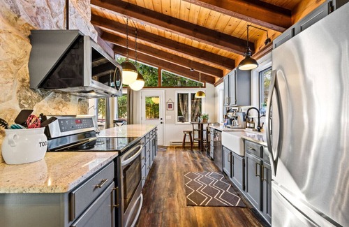 Rowleys Bay Apartment | The DiSalvo Lakehouse