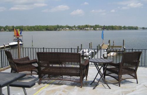 Edgewood Apartment | The "Dock House"