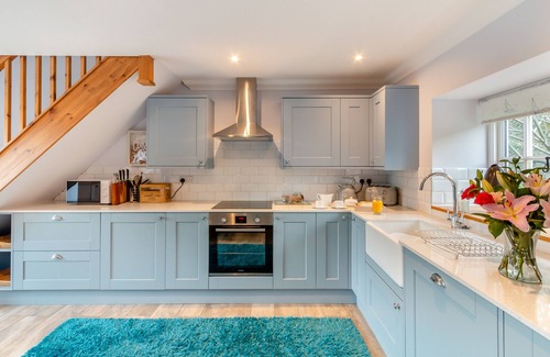 Hammerpot House | The Dog and Trout - Two Bedroom House, Sleeps 4
