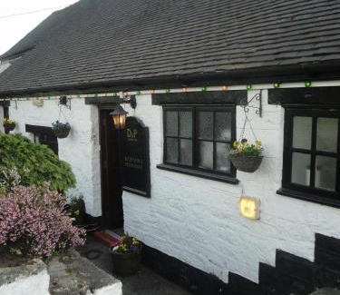 Swinscoe Hotel | The Dog & Partridge Country Inn