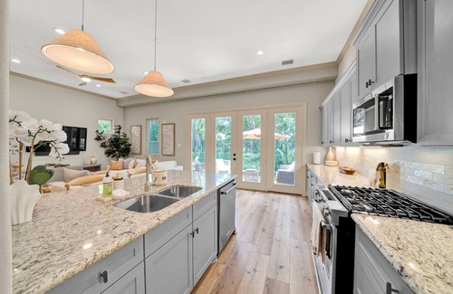 Grogan's Mill House | The DOVI Collection - Gated Luxury Retreat & Pool