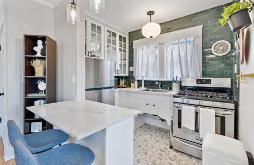 Golden Hill Apartment | The Downtown Carriage Flat