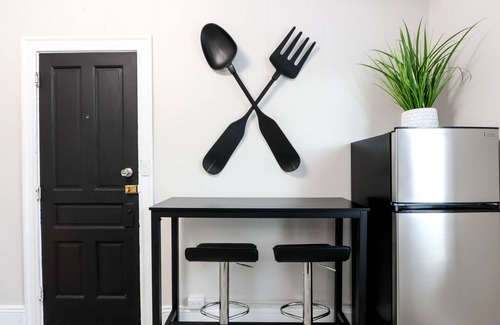 Bethlehem House | The Downtown Hive: Sophisticated stay steps from Main St Bethlehem!