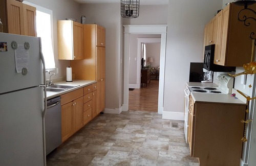Rockville House | The Dragonfly Guest House, 3 Bedroom, 3 Bath, sleeps 8
