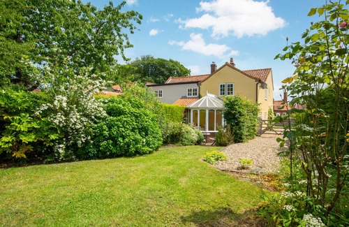 Melton Constable House | The Drift - Three Bedroom House, Sleeps 5