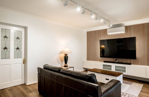 East Tamworth House | The Driscoll: Modern 3-Bedroom Smart Villa in East Tamworth