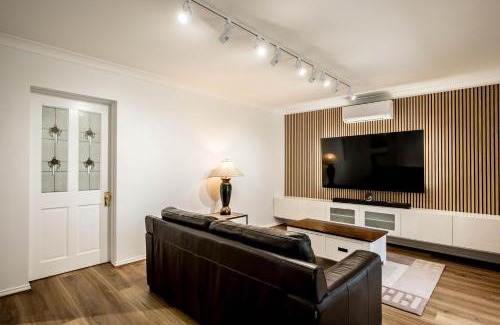 East Tamworth House | The Driscoll - Modern Smart Villa