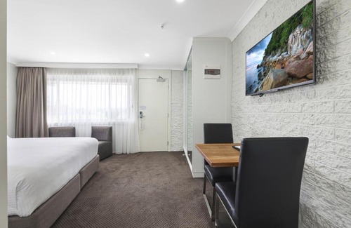 Westdale Hotel | The Duck Inn Apartments