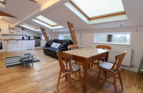 Pontesbury Cottage | THE DUCKHOUSE, pet friendly, with open fire in Stiperstones