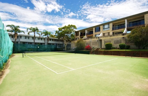 Fingal Bay Apartment | The Dunes Two bedroom apartment overlooking pool