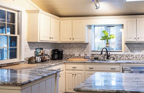 Wetumpka House | The Durr House at Pea Level, historic home on beautiful Corn Creek.