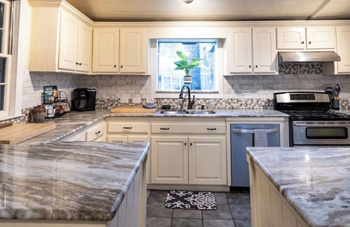 Wetumpka House | The Durr House at Pea Level, historic home on beautiful Corn Creek.
