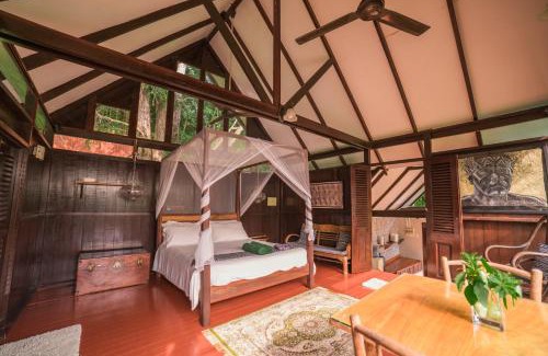 Pantai Villa | The Dusun