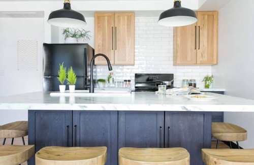 Millersburg Apartment | The Dwelling Apt 1 | Rooftop Terrace w/Kitchen + Fire Pit!