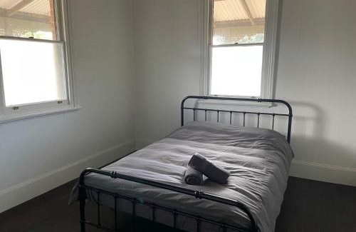 Manilla House | The Eagle's Nest