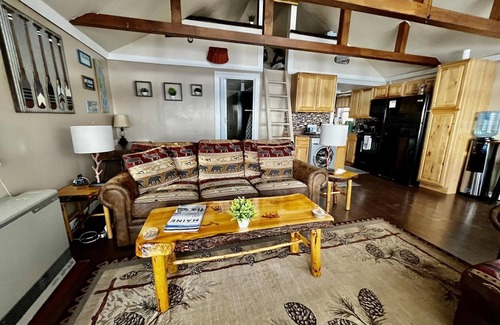 Hudson Cottage | The Eagles Nest! ☀Four Seaon Lakeside Retreat☀