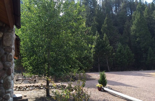 Philipsburg Cabin | The" Eaglesnest" Is A High End Cabin Over Looking Rock Creek.
