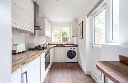 West Ealing Apartment | The Ealing Villa