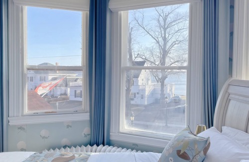 Queens Square House | The Eden Hall Inn