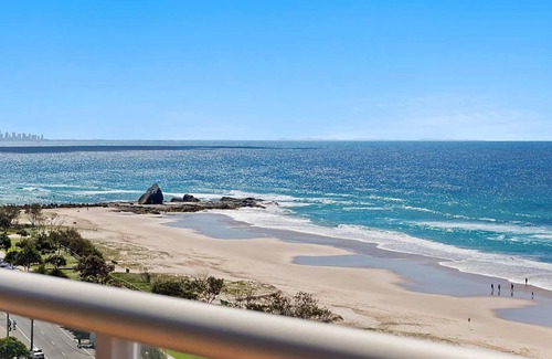 Currumbin House | The Edge - Currumbin Hill - Min. 3 Nights