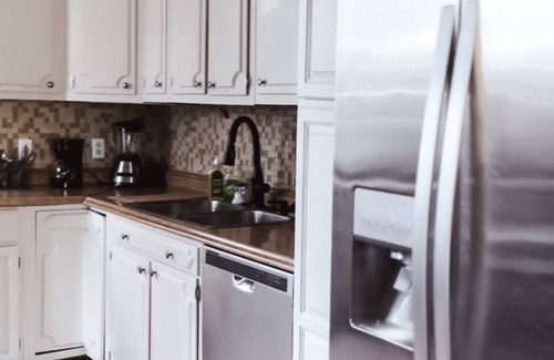 Champaign Apartment | The Edge: Double King Bedroom Suite