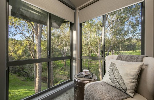 Mount View Villa | The Edge Villa - Private luxury 1 bedroom open plan spa villa with fireplace.