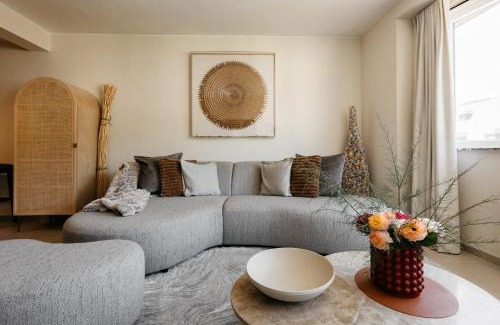 Jambes Apartment | The Edgewater Suites - SKYLINE