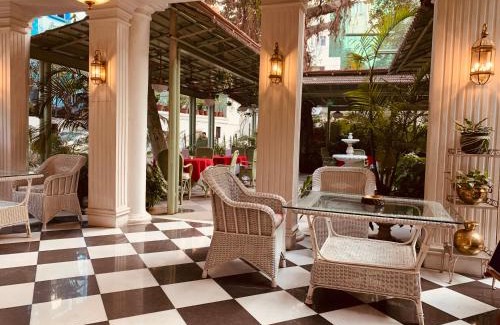Dharmatala Hotel | The Elgin Fairlawn, Kolkata