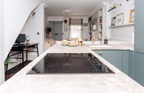Henley-on-Thames House | The Emerald - Central Henley 2 Bedroom House