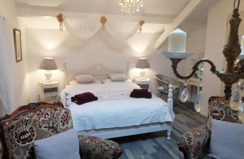 Taize-Maulais House | The Enchanted Cottage