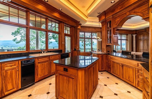 Roseburg Villa | The Engle House Luxurious Villa and Event Space in Oregon Wine Country