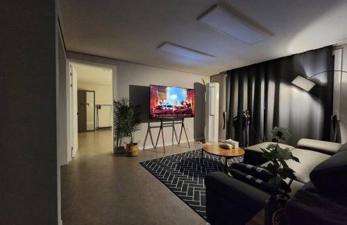 Mangwon-dong Apartment | The Enough