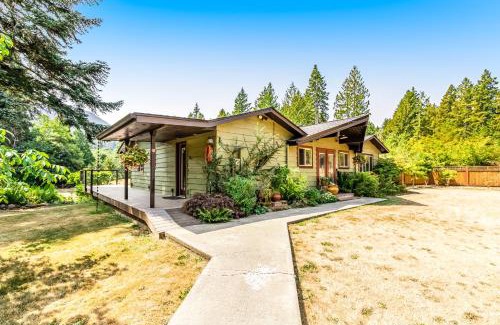 Quilcene House | The Entire Property at Mount Walker Inn