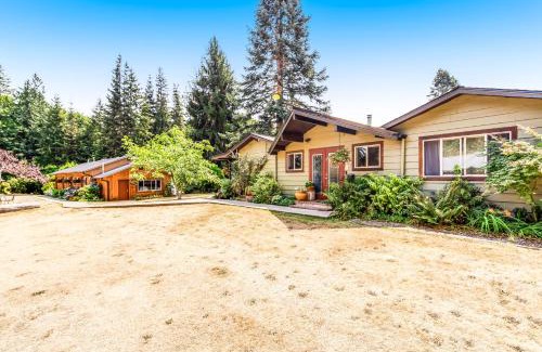 Quilcene House | The Entire Property at Mount Walker Inn