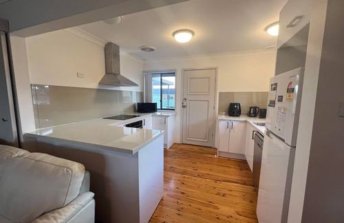 Long Jetty House | The Entrance & Shelly Beach Holiday House