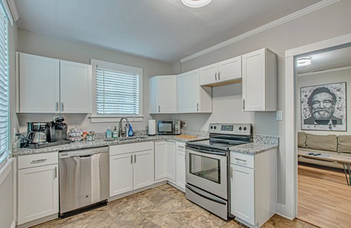 North Charleston Apartment | The Esben-ordered, musical, beautiful 1/1apartment with zero cleaning fees