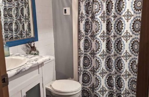 St. Vital Apartment | The EthlynGwen- Main Floor with Private entrance and Hot tub