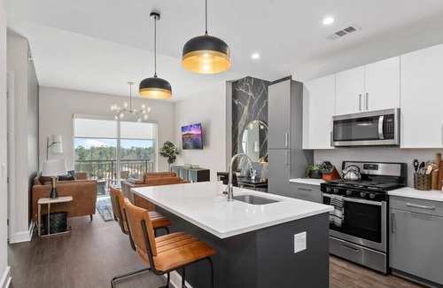 The Woodlands Apartment | The Executive, 5* King Bed, Gym, Hughes Landing