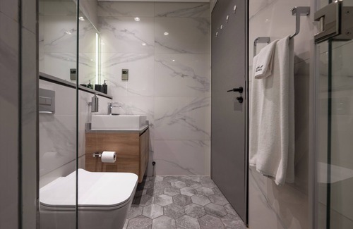 Al Quoz 4 Apartment | The Exquisite Studio Apartment , 5mins to Dubai Mall