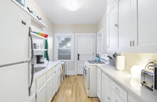 Summit Hill Apartment | The Fabulous flamingo