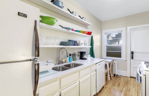 Summit Hill Apartment | The Fabulous flamingo