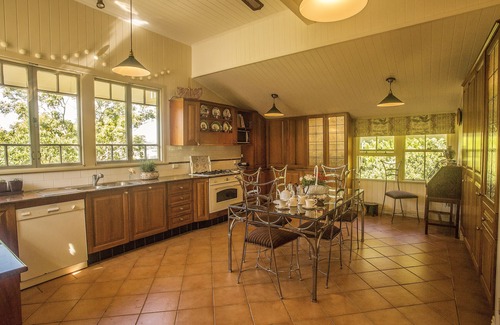 Montville Cottage | The Falls Montville